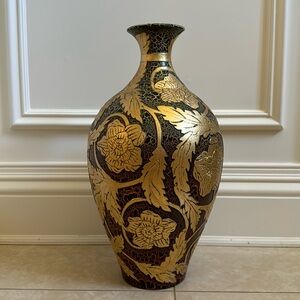 Vase/Decorative Accessory